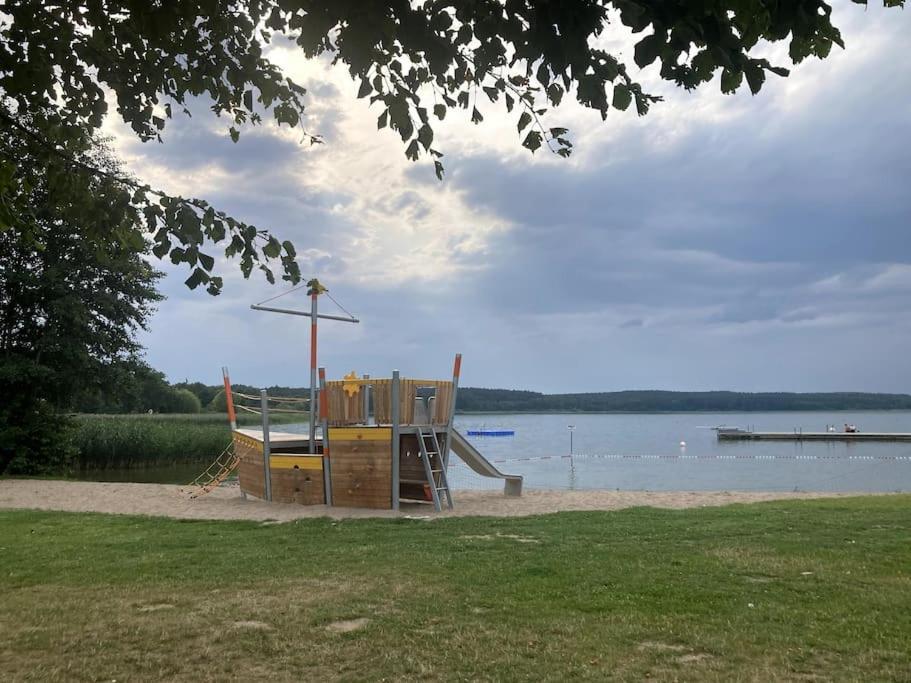 Warin Gemuetliches Holzhaus Am See מראה חיצוני תמונה